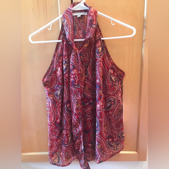 Crescent & Willough Tops - Crescent & Willough Paisley Metallic Blouse Size Small